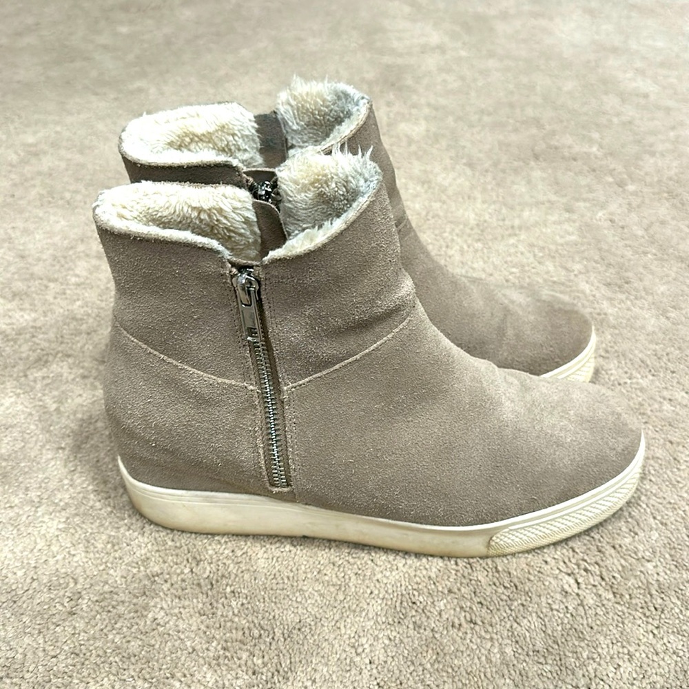 Steve Madden wedge sneaker size 9.5